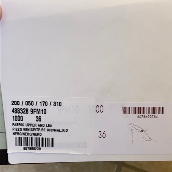 Gucci Virginia Black Lace Mary Jane Pump - Picture 15 of 16